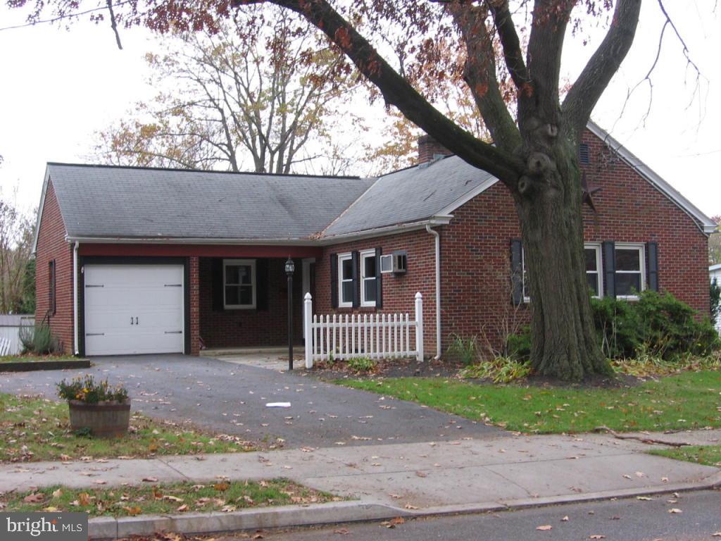 422 Cherry Street Lititz, PA 17543 - Photo 1 of 4 Gallery Image 1