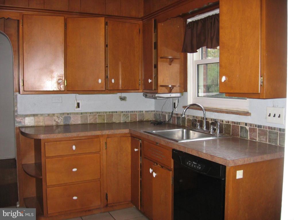 422 Cherry Street Lititz, PA 17543 - Photo 4 of 4 Gallery Image 4
