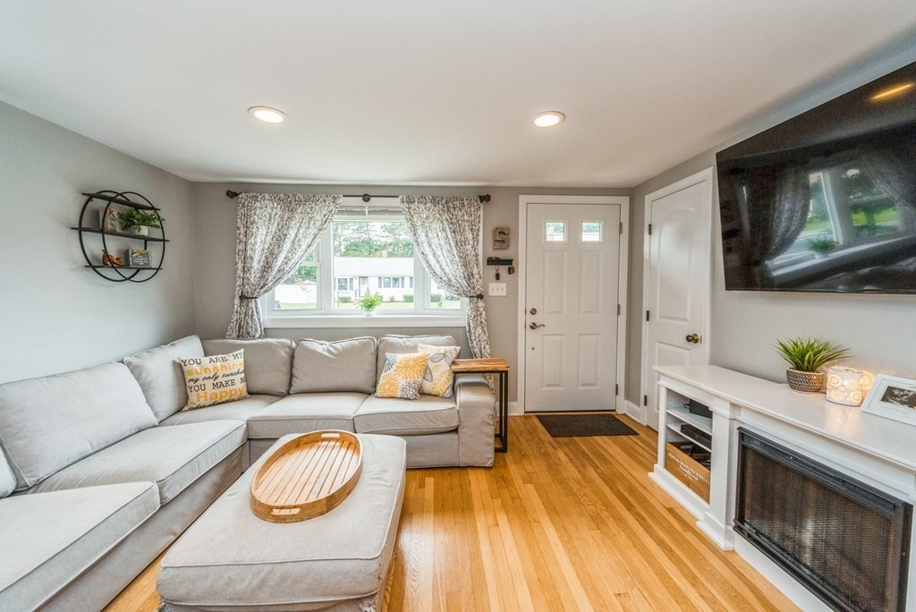 75 Crestview Road Waltham, MA 02451 - Photo 5 of 31