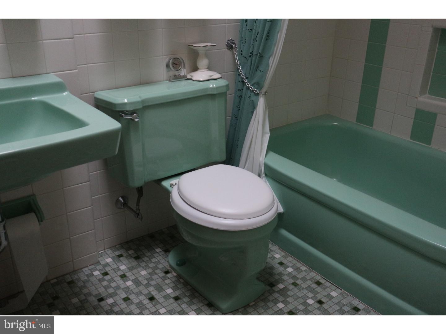 7332 Hill Road Philadelphia, PA 19128 - Photo 12 of 20 Gallery Image 12