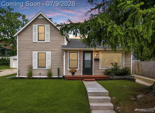 610 Quarter Street Rochester, MI 48307 - Photo 1 of 43 IMG_4922.jpeg