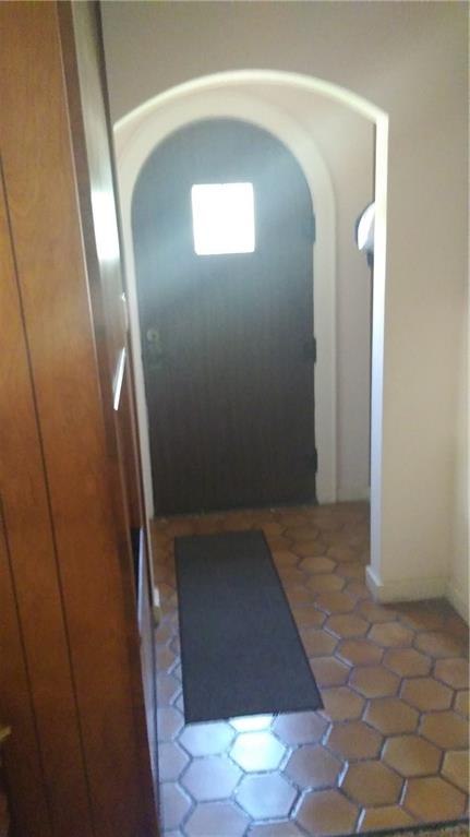 113 South Nursery Road Anderson, IN 46012 - Photo 2 of 5