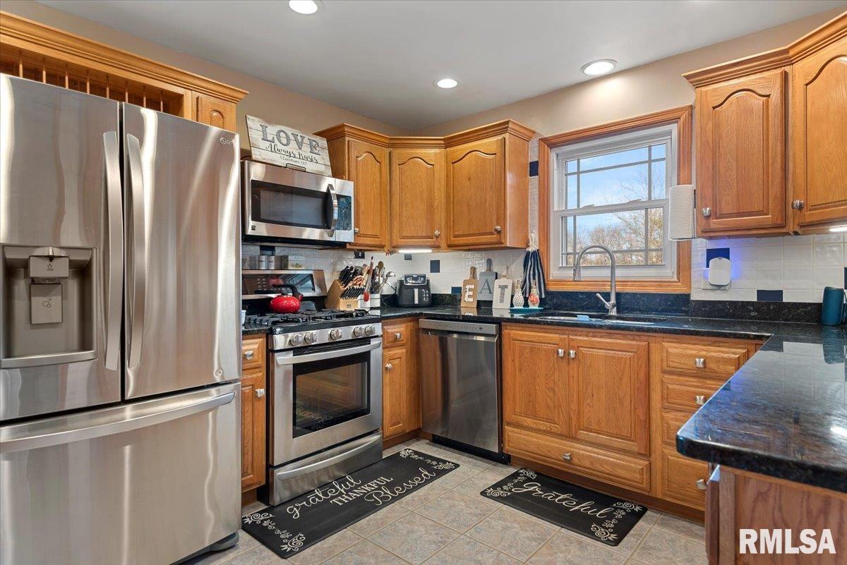 2721 Delaware Drive Springfield, IL 62702 - Photo 9 of 34 Gallery Image 9