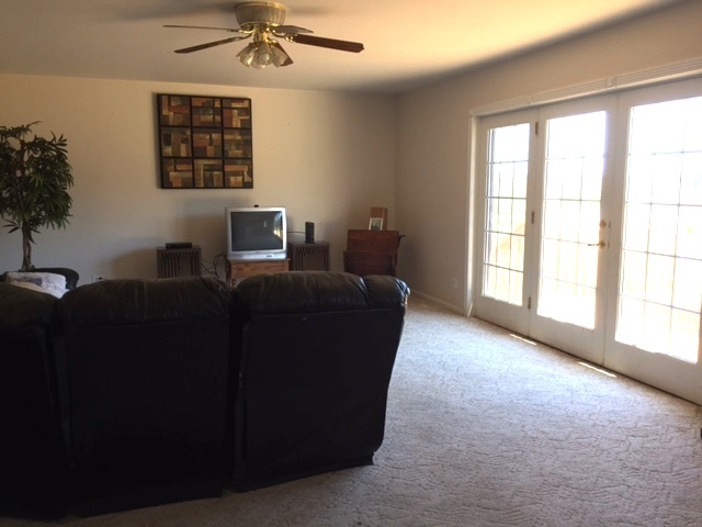 4370 East 250th Road Mendota, IL 61342 - Photo 5 of 23 a living room with furniture and a window