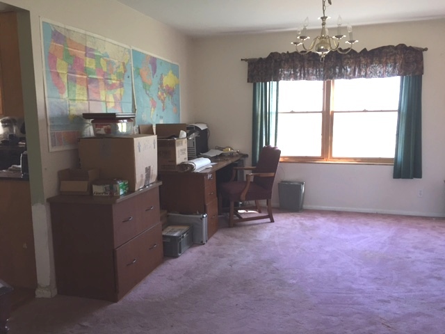 4370 East 250th Road Mendota, IL 61342 - Photo 8 of 23 a workspace with windows