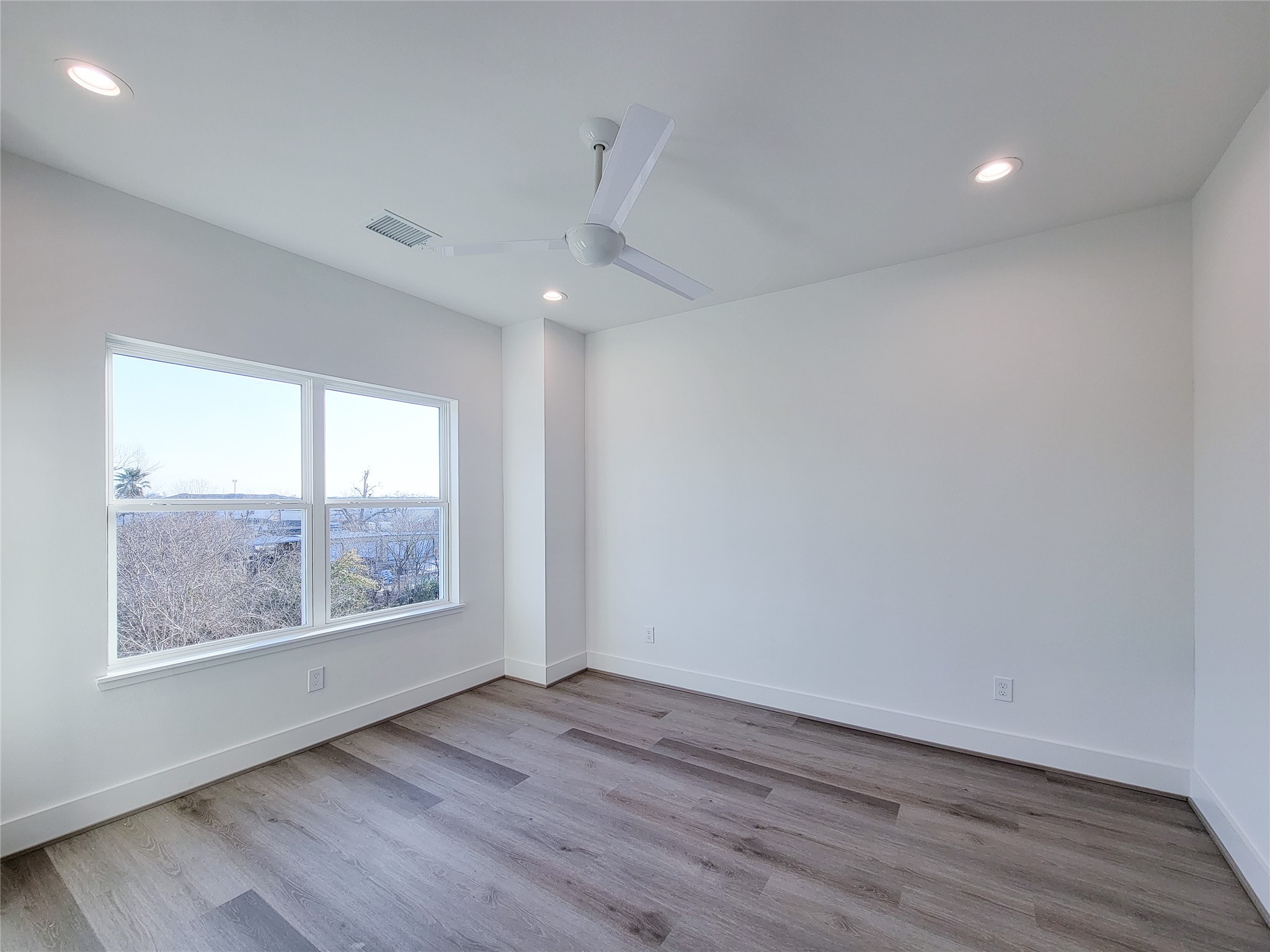 7703 Earl Rudder Way Houston, TX 77055 - Photo 11 of 43