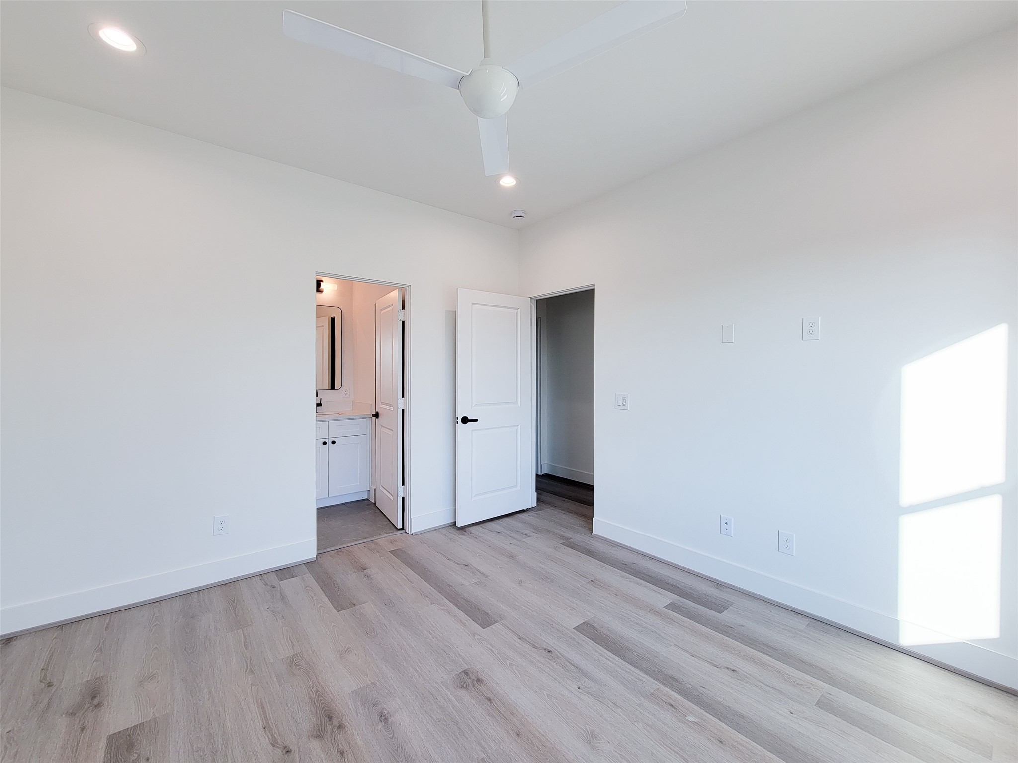 7703 Earl Rudder Way Houston, TX 77055 - Photo 12 of 43