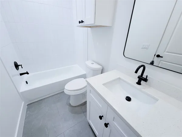 $2,995 | 7703 Earl Rudder Way, Houston, TX 77055