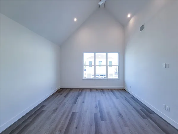 $2,995 | 7703 Earl Rudder Way, Houston, TX 77055