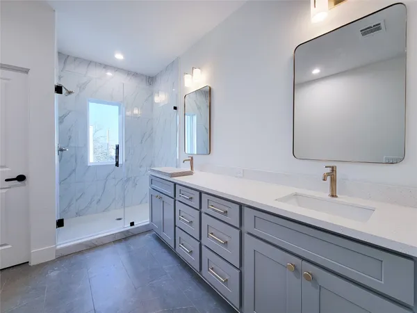 $2,995 | 7703 Earl Rudder Way, Houston, TX 77055