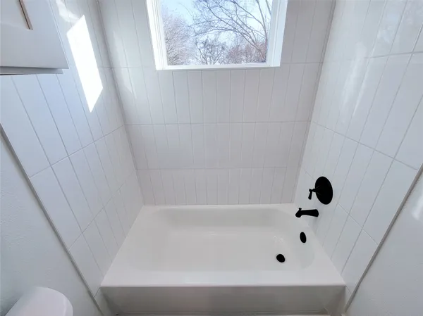 $2,995 | 7703 Earl Rudder Way, Houston, TX 77055