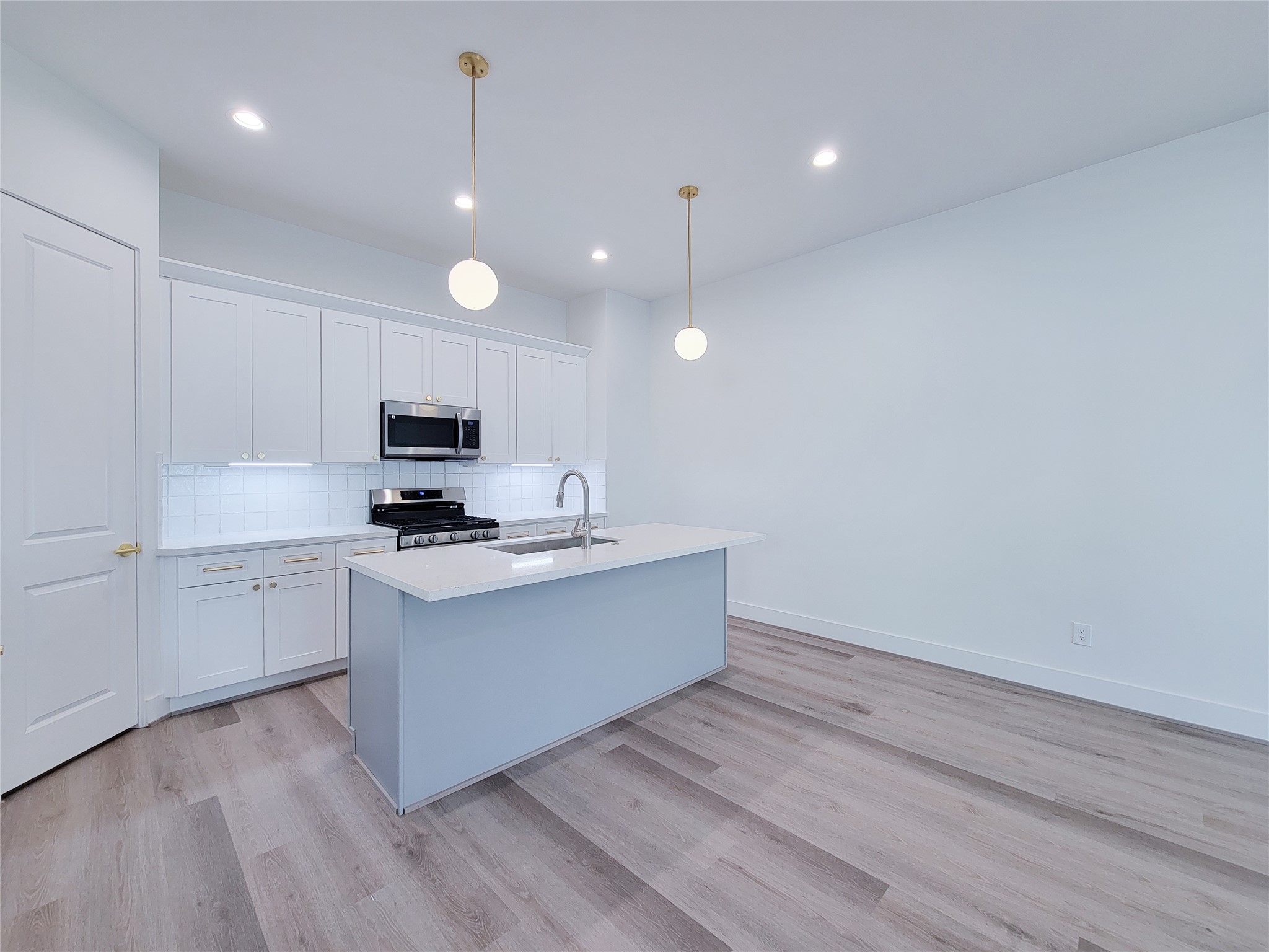 7703 Earl Rudder Way Houston, TX 77055 - Photo 6 of 43