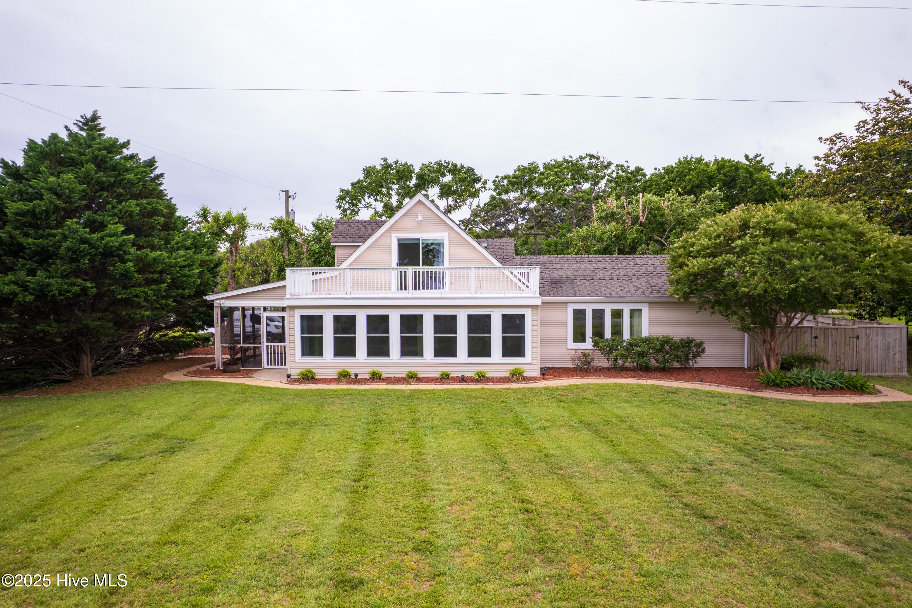 1115 Waterlily Road Coinjock, NC 27923 - Photo 6 of 50 1115 ext-28