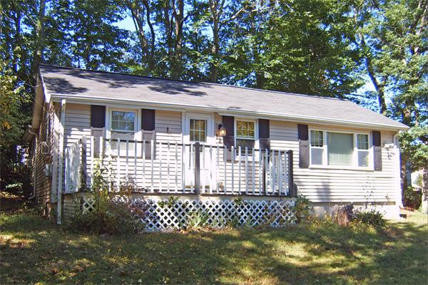 12 Clover Road Holbrook, MA 02343 - Photo 2 of 9
