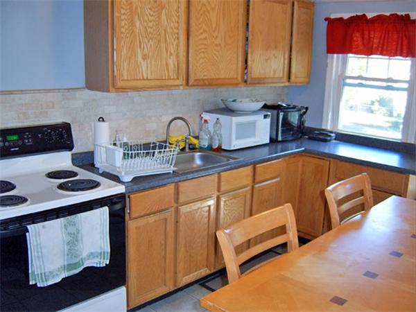 12 Clover Road Holbrook, MA 02343 - Photo 4 of 9