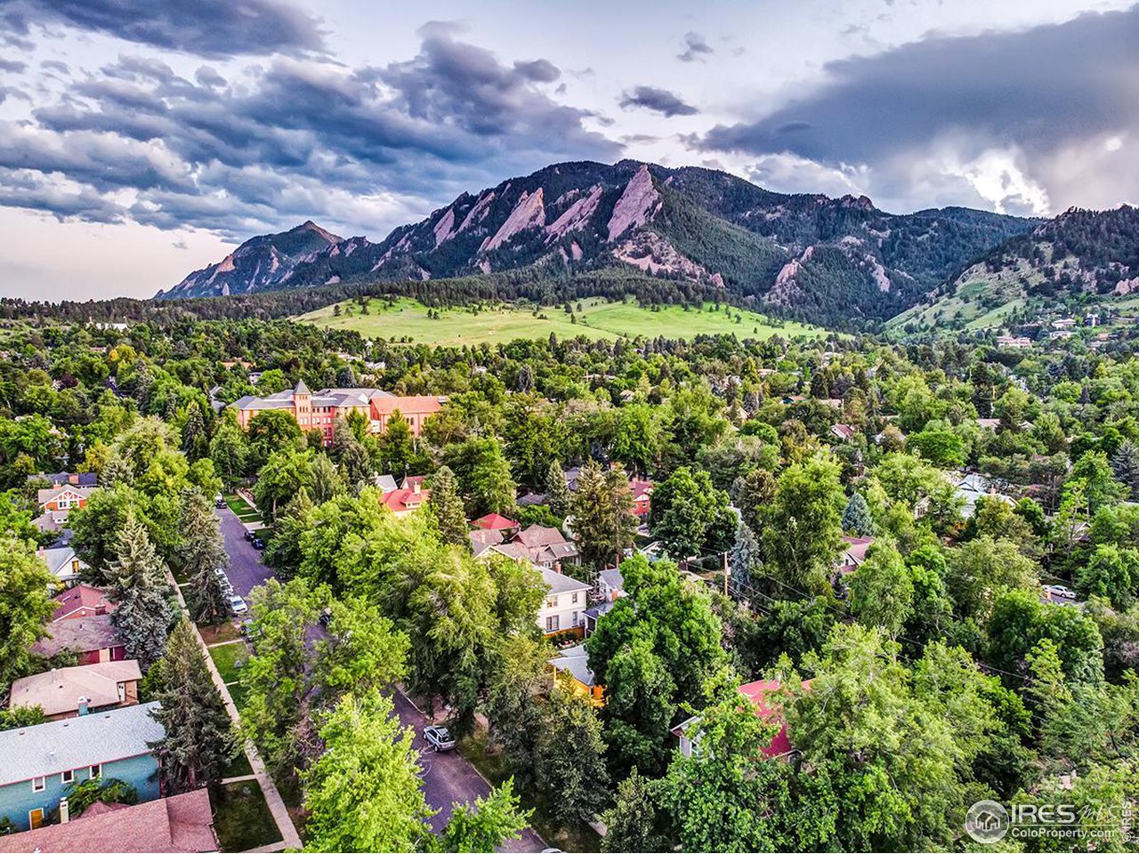 969 10th Street Boulder, CO 80302 - Photo 4 of 40 a view of a lush green field
