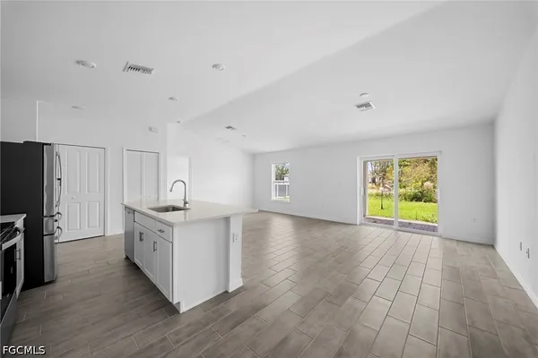 $2,100 | 2815 24th Street West, Lehigh Acres, FL 33971