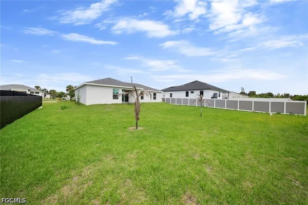 $2,100 | 2815 24th Street West, Lehigh Acres, FL 33971