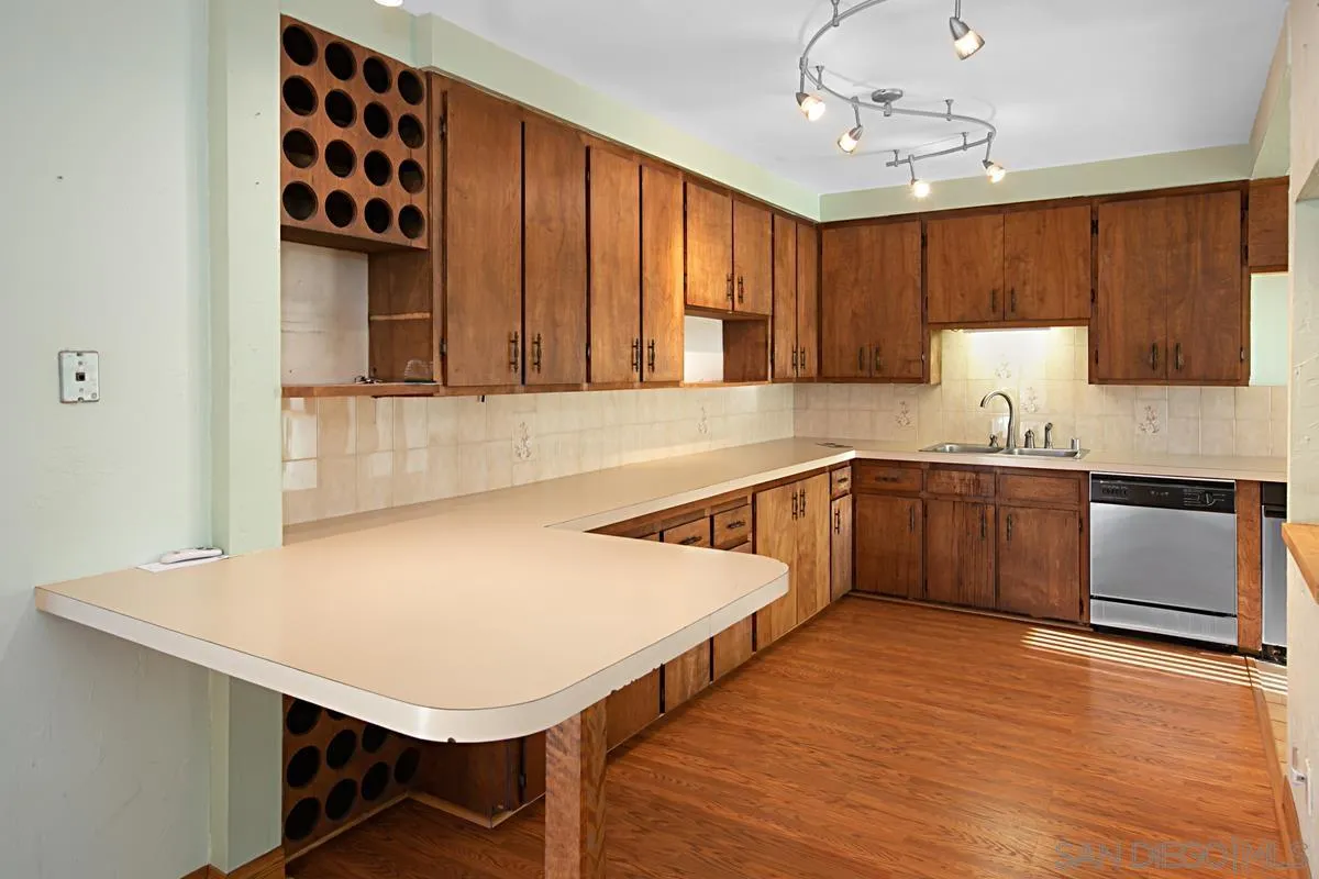 9255 Carthay Circle Spring Valley, CA 91977 - Photo 6 of 26 Gallery Image 6