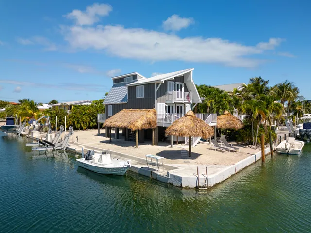 $1,890,000 | 1082 Bay Drive, Summerland Key, FL 33042
