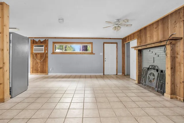 a view of livingroom with hardwood