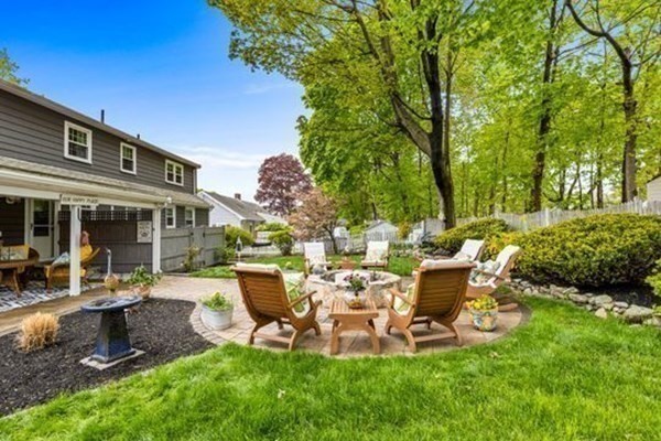 39 Alroy Road Weymouth, MA 02190 - Photo 7 of 25 Gallery Image 7