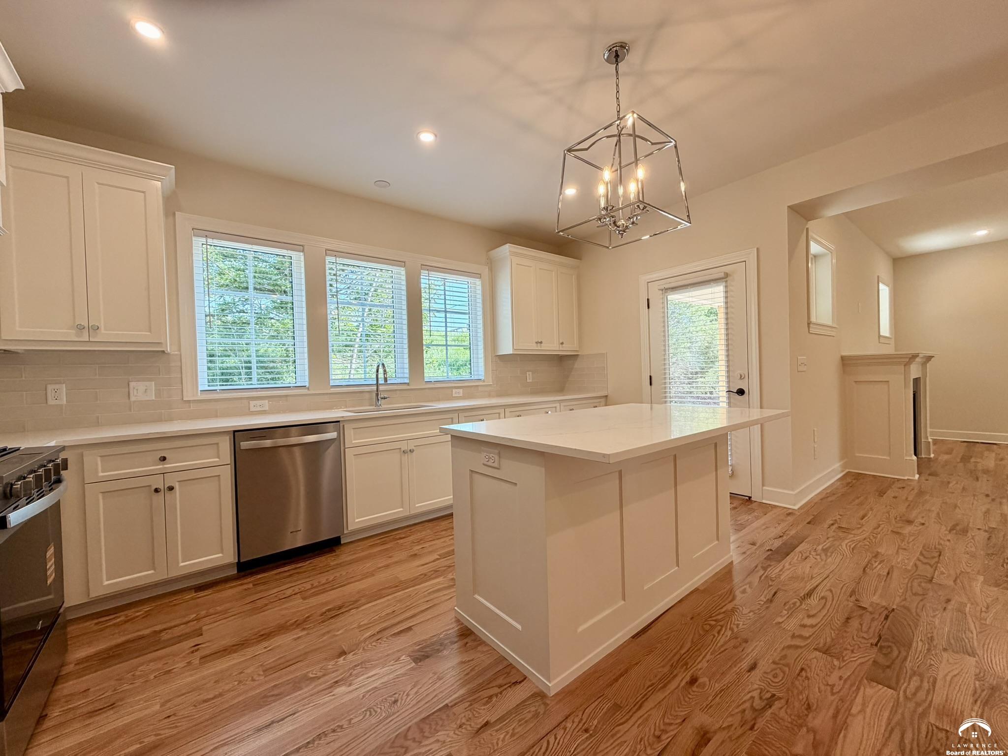 5622 Maggie Way Lawrence, KS 66049 - Photo 3 of 26