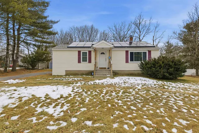 $390,000 | 5 Railroad Avenue, Rochester, NH 03839