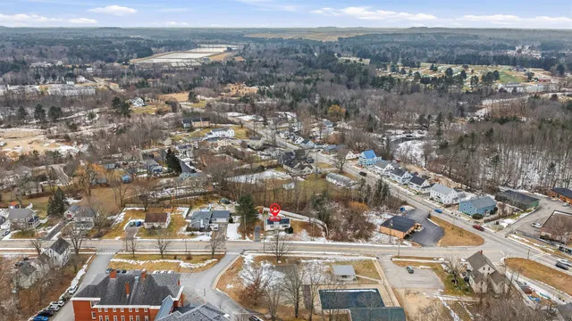 $390,000 | 5 Railroad Avenue, Rochester, NH 03839