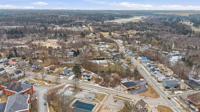 $390,000 | 5 Railroad Avenue, Rochester, NH 03839