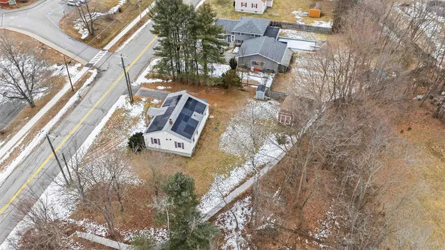 $390,000 | 5 Railroad Avenue, Rochester, NH 03839