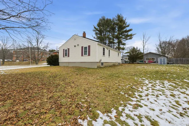 $390,000 | 5 Railroad Avenue, Rochester, NH 03839