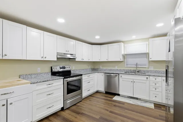 $390,000 | 5 Railroad Avenue, Rochester, NH 03839