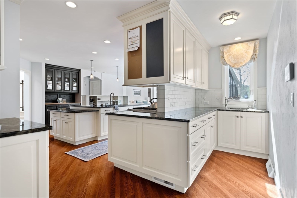 20 Kings Road Sharon, MA 02067 - Photo 9 of 39