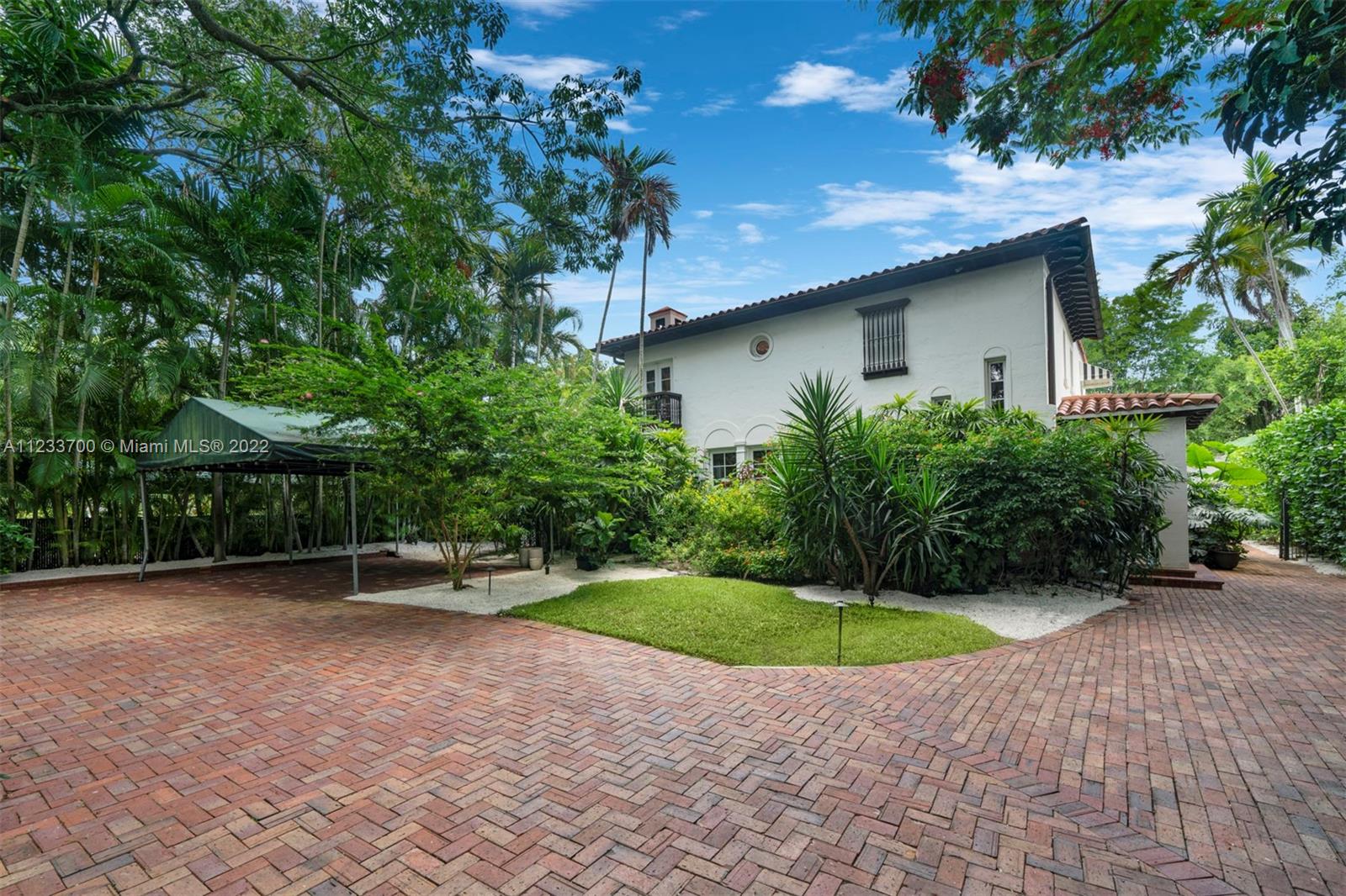 3618 St Gaudens Road Miami, FL 33133 - Photo 4 of 38 a view of outdoor space yard and swimming pool