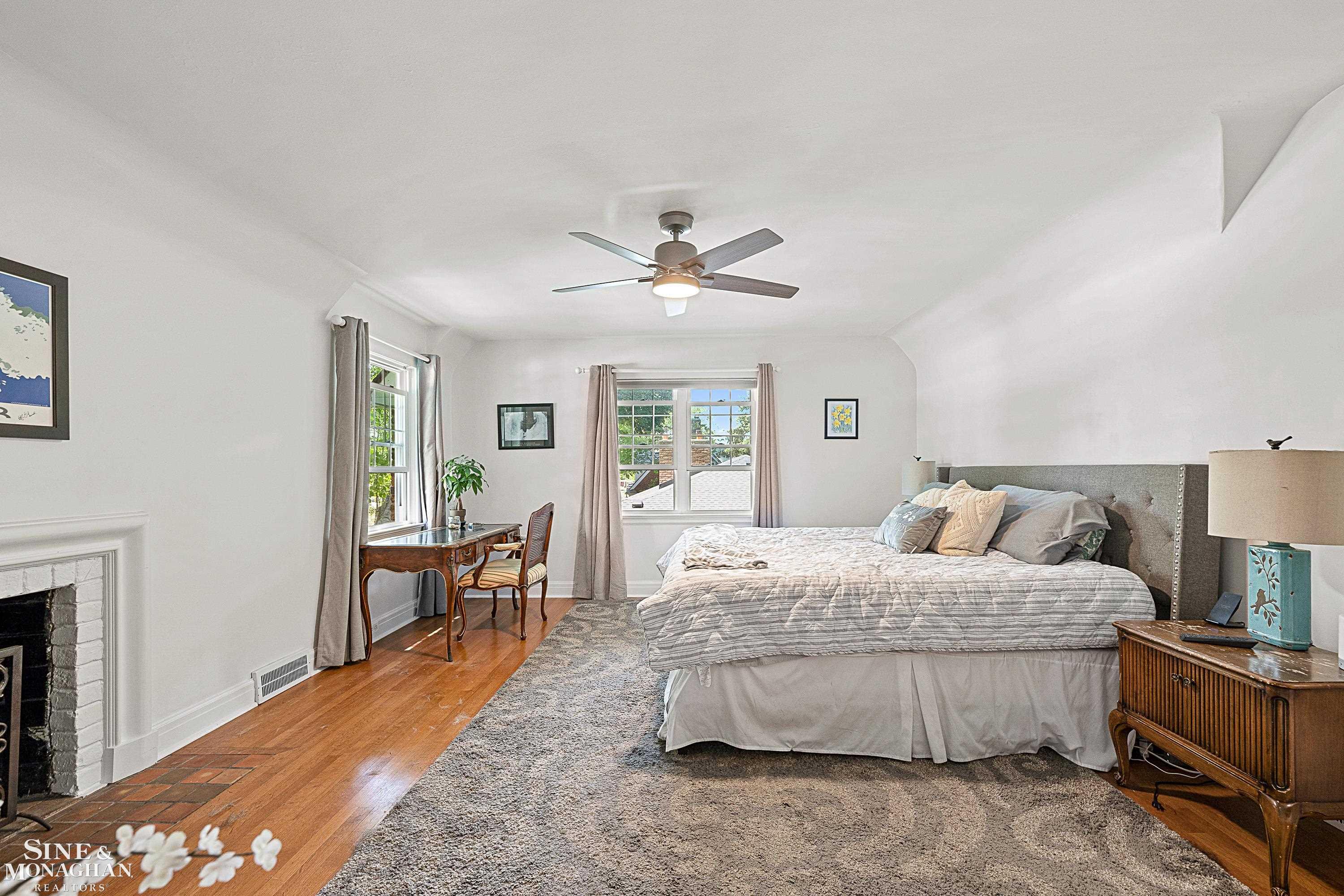 100 Roslyn Road Grosse Pointe, MI 48236 - Photo 25 of 55 50146078-1c723030-0319-47a2-ba7f-83947ef2abd8.JPG