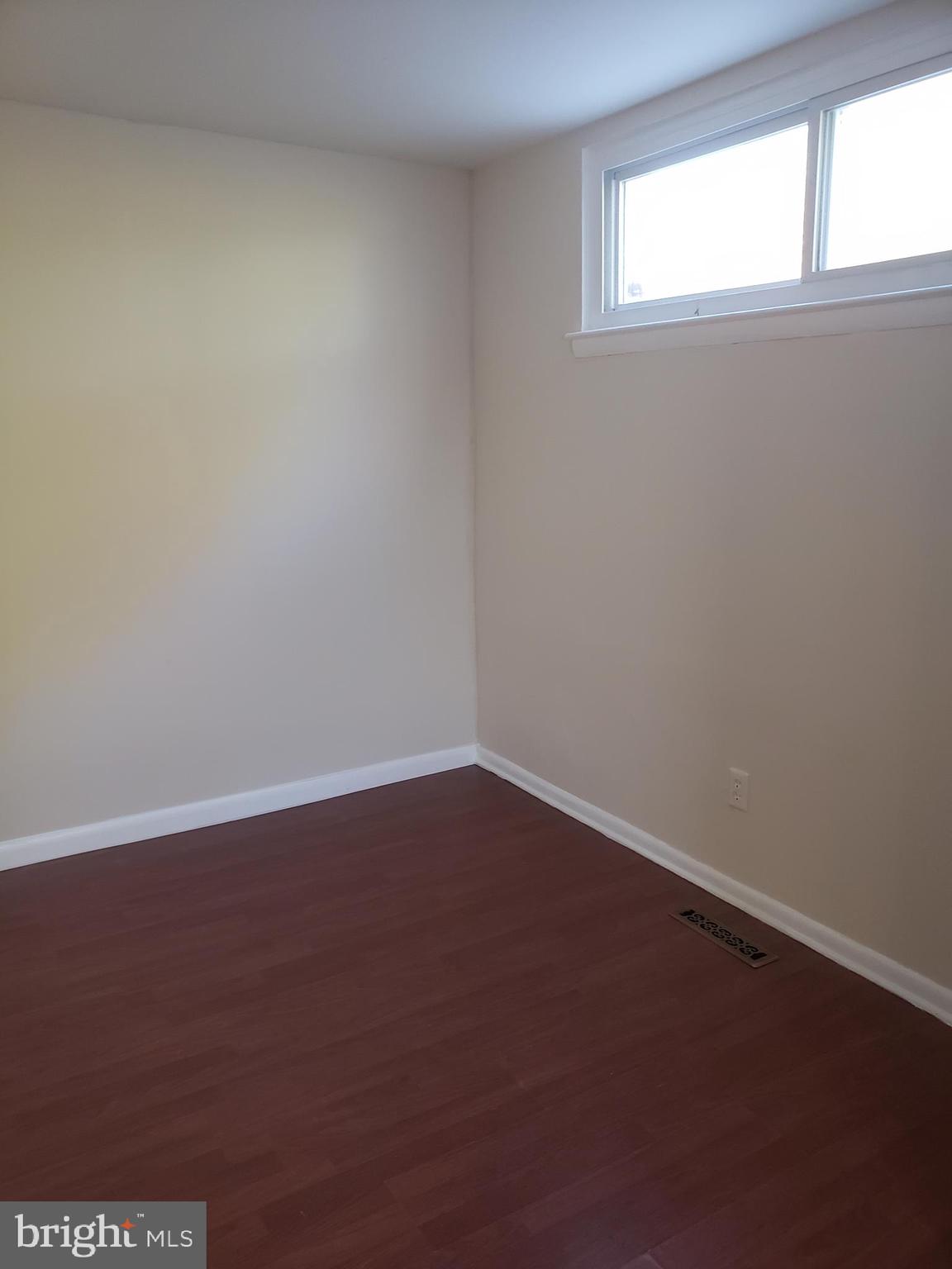 902 Andover Road Lansdale, PA 19446 - Photo 13 of 17 Middle Bedroom
