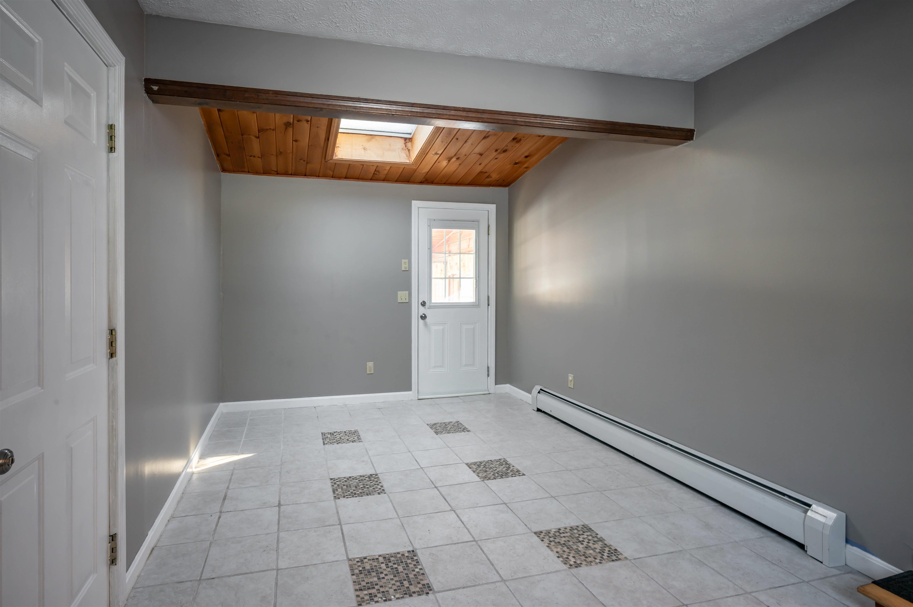 30 Clifton Road Bedford, NH 03110 - Photo 12 of 27