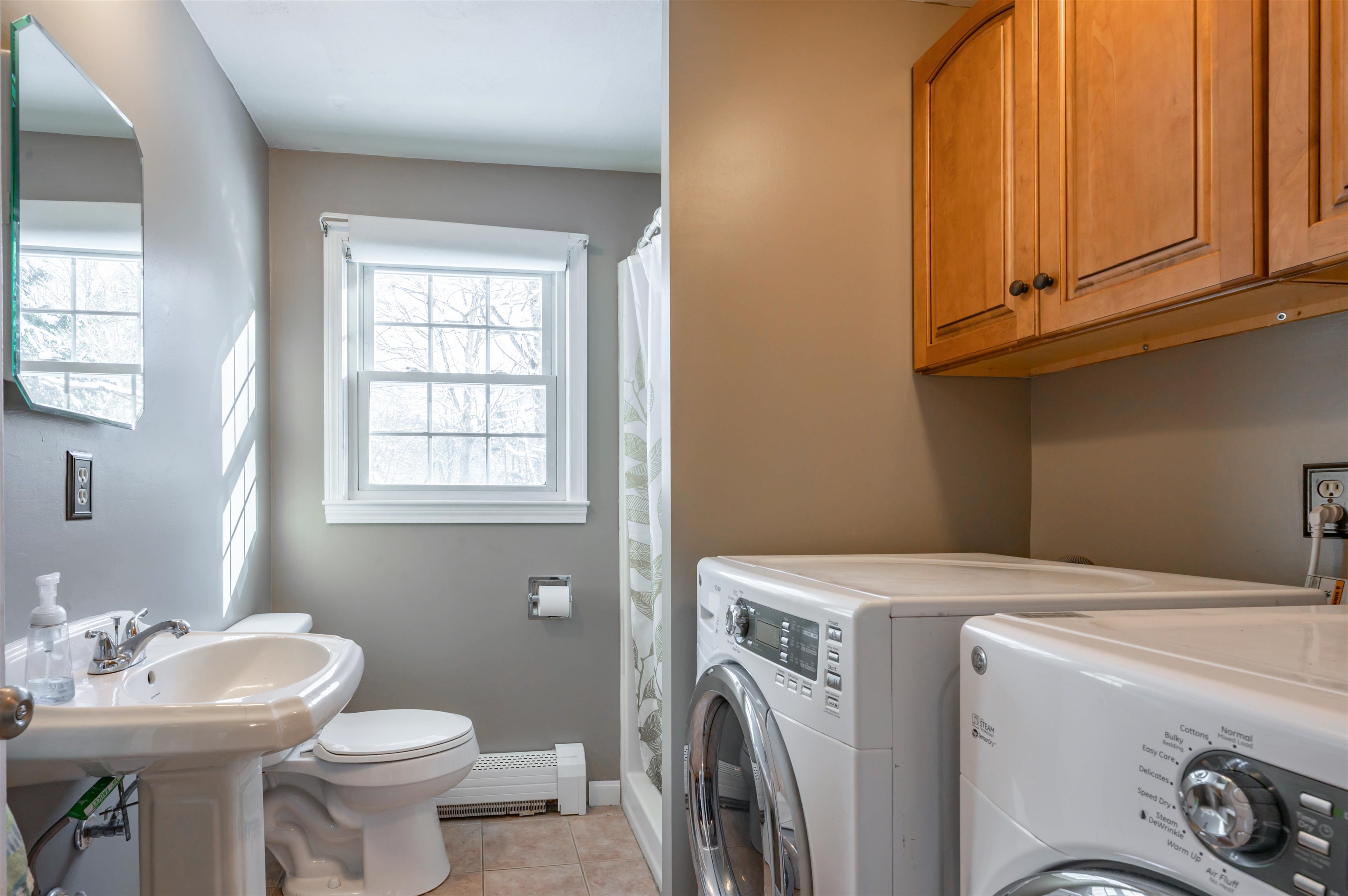 30 Clifton Road Bedford, NH 03110 - Photo 15 of 27