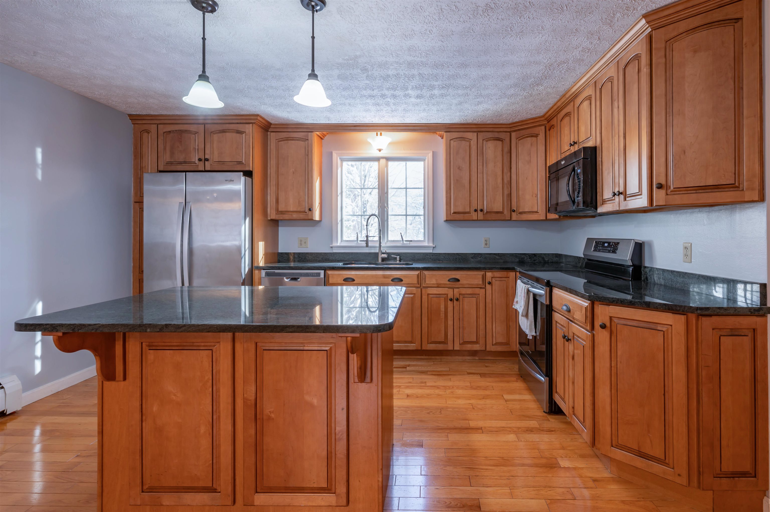 30 Clifton Road Bedford, NH 03110 - Photo 5 of 27