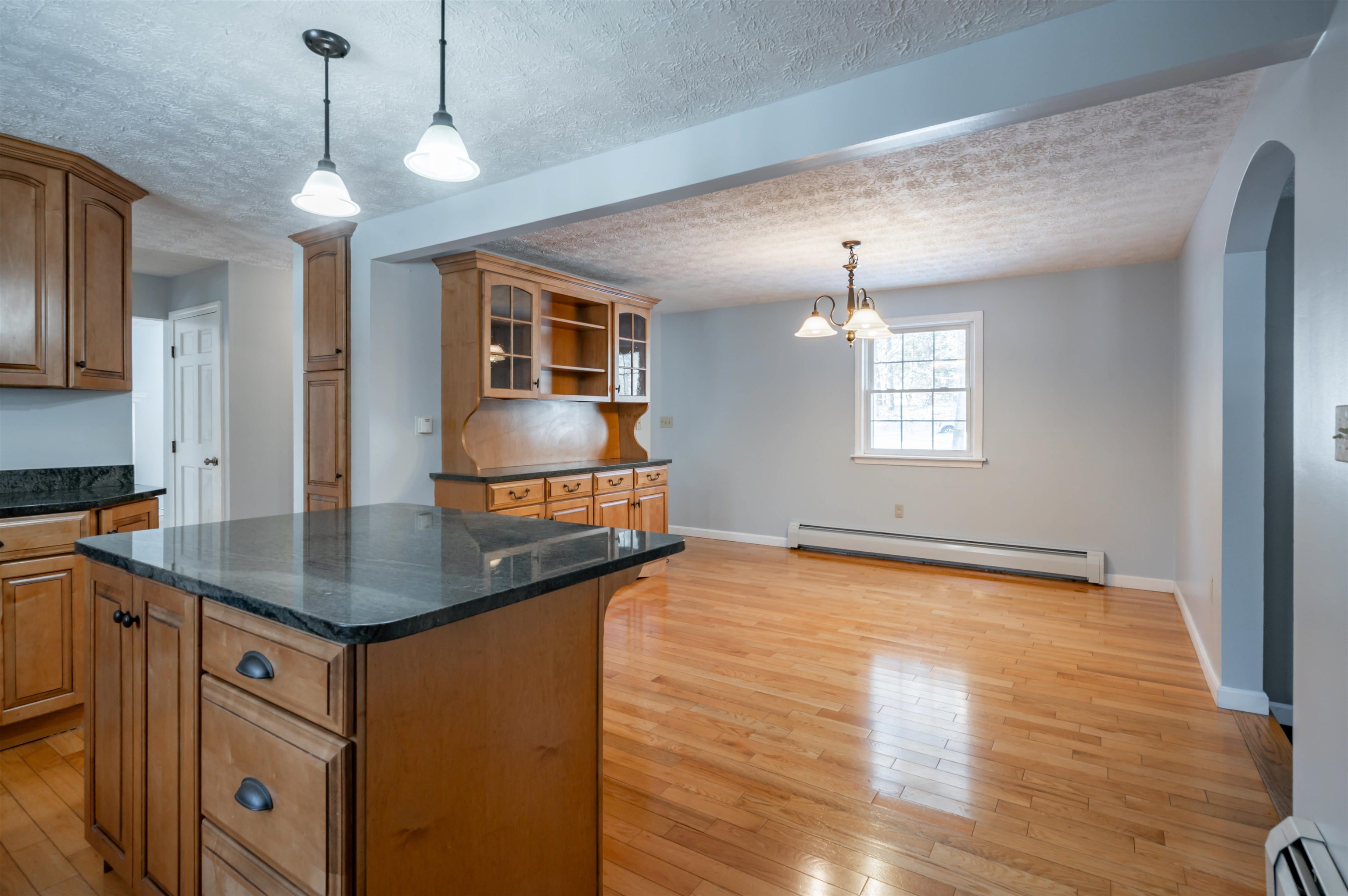 30 Clifton Road Bedford, NH 03110 - Photo 6 of 27