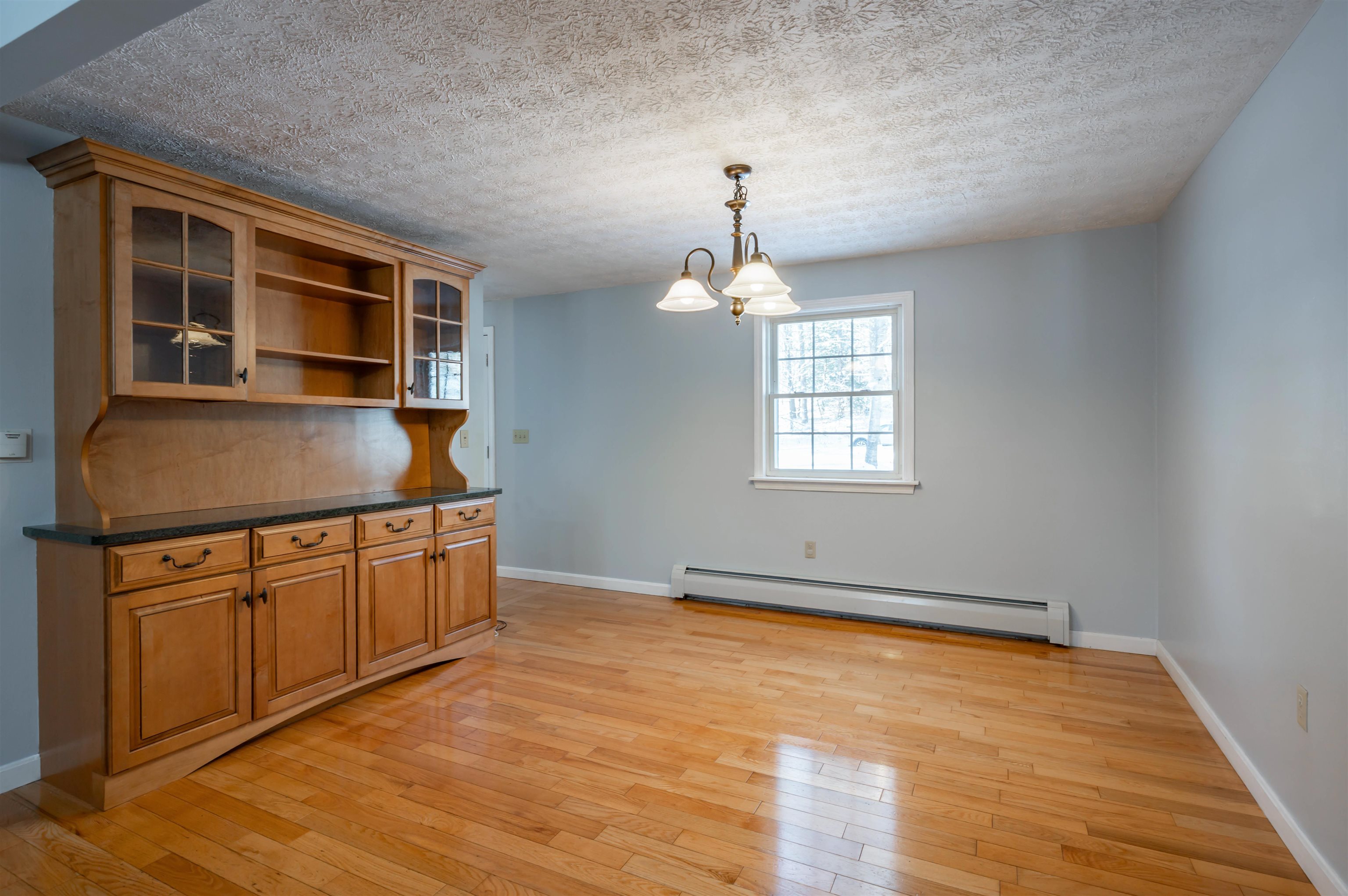 30 Clifton Road Bedford, NH 03110 - Photo 7 of 27