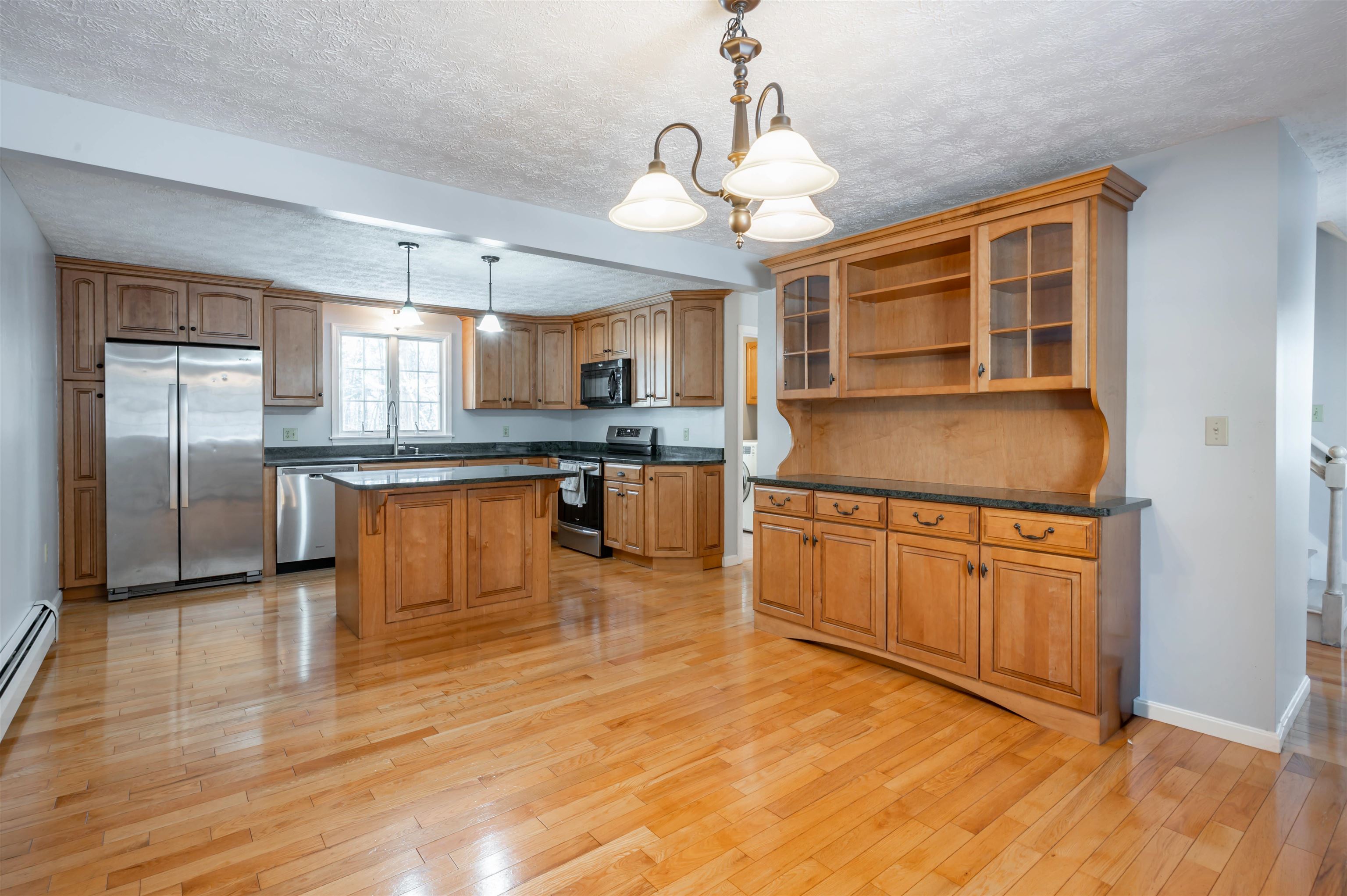 30 Clifton Road Bedford, NH 03110 - Photo 8 of 27