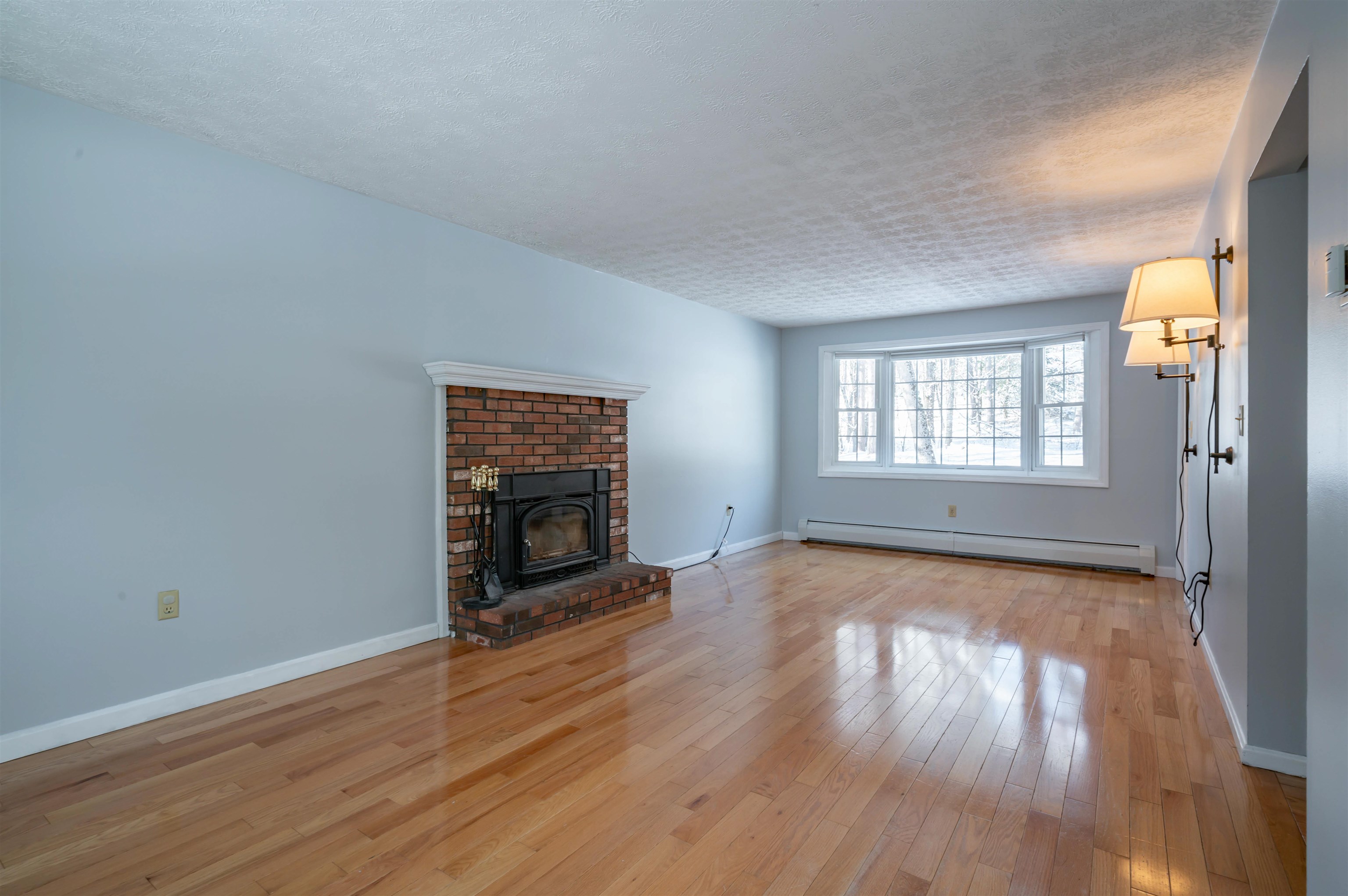 30 Clifton Road Bedford, NH 03110 - Photo 9 of 27