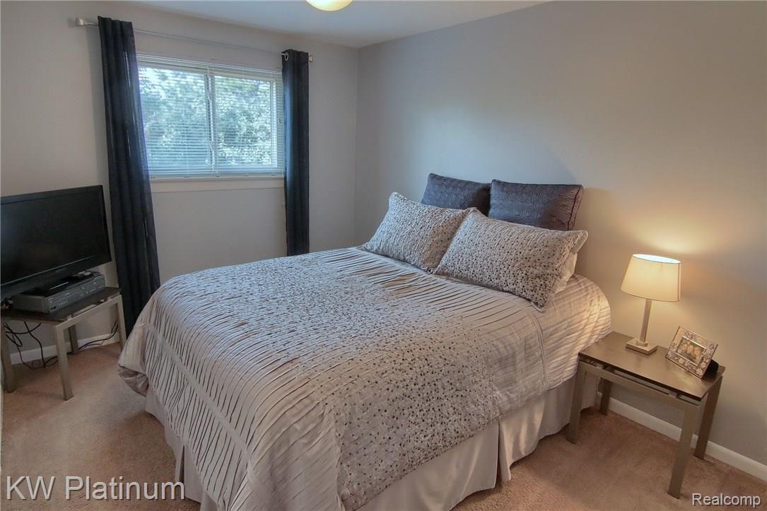 1628 Dennett Lane Rochester, MI 48307 - Photo 24 of 31 2nd_Bedroom.jpg