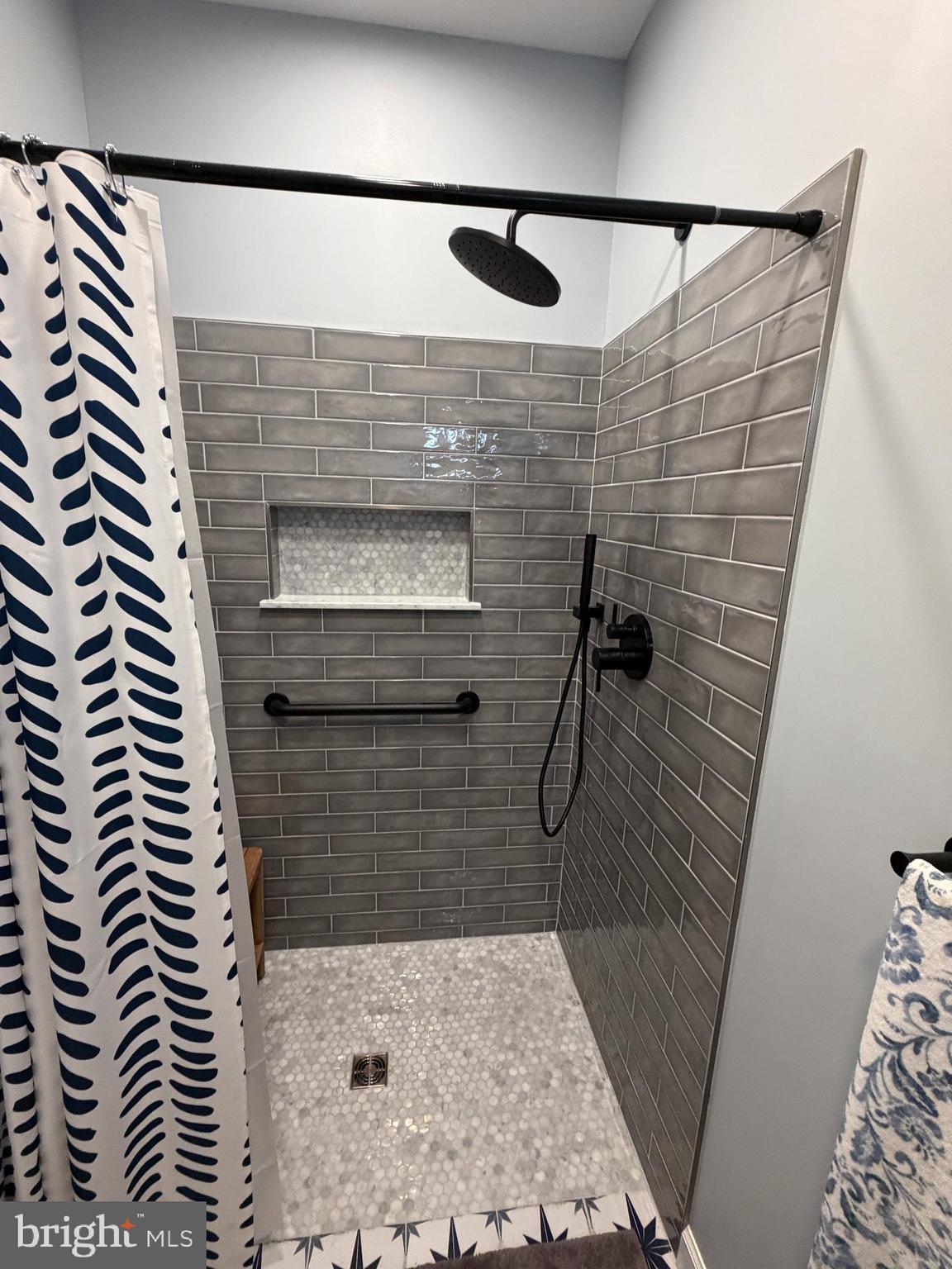 23106 Birch Mead Road Clarksburg, MD 20871 - Photo 5 of 16 Custom Main Level Full Bath
