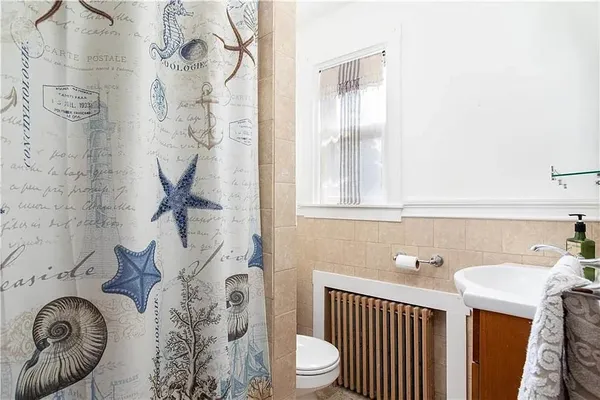 $3,400 | 75 Green End Avenue, Unit 1, Middletown, RI 02842