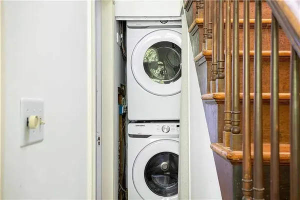 $3,400 | 75 Green End Avenue, Unit 1, Middletown, RI 02842