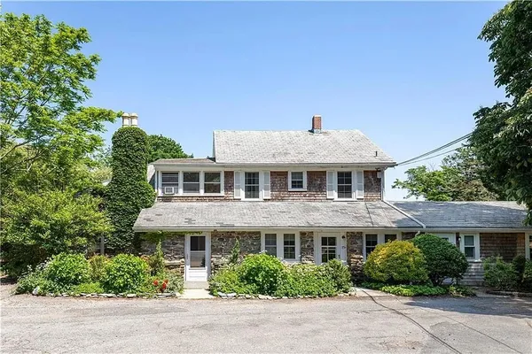 $3,400 | 75 Green End Avenue, Unit 1, Middletown, RI 02842