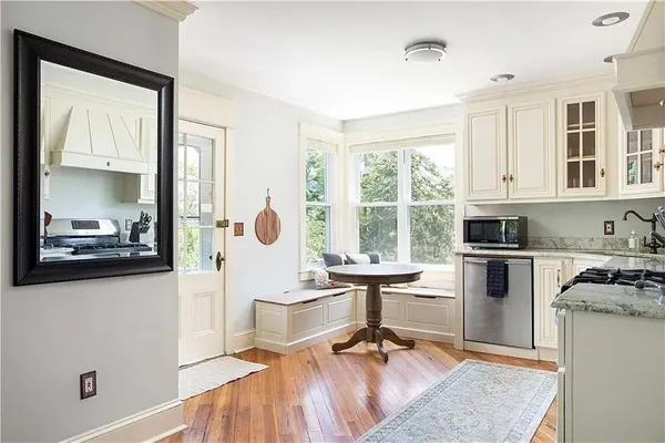 $3,400 | 75 Green End Avenue, Unit 1, Middletown, RI 02842